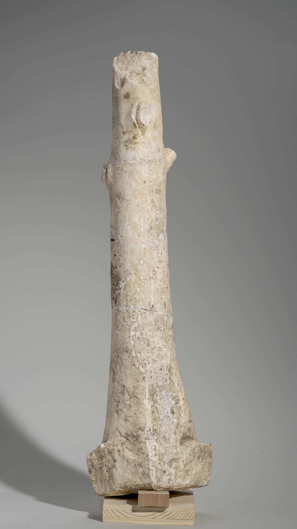 Fragment sculpté