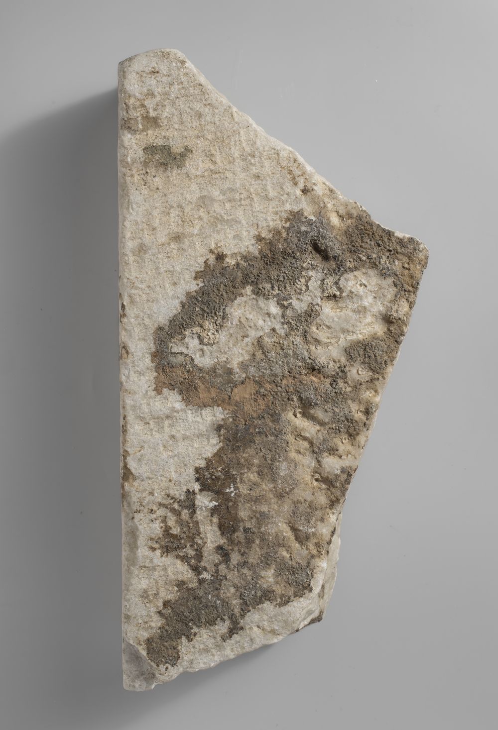 Fragment d’encadrement d’un relief
