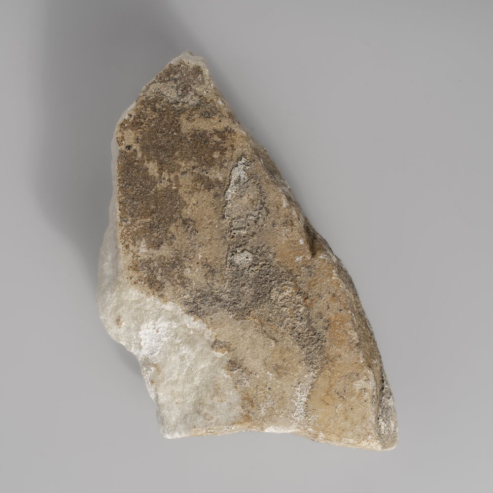 Fragment d’encadrement d’un relief
