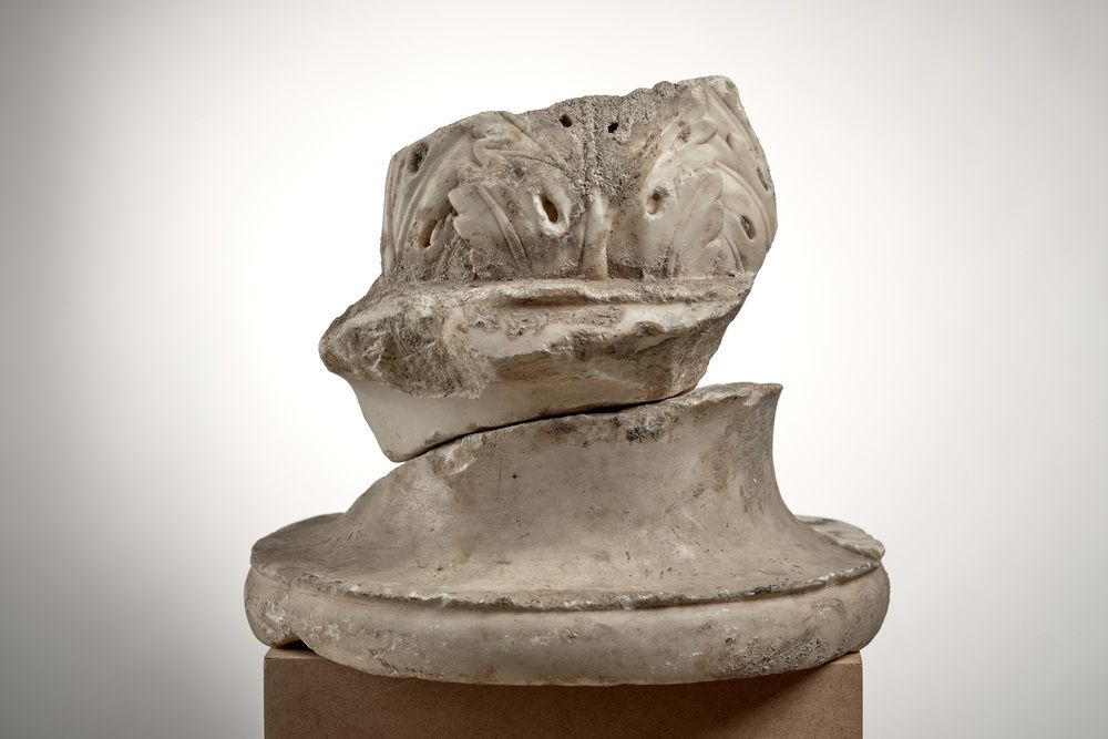 Piédouche aux feuilles d’acanthe