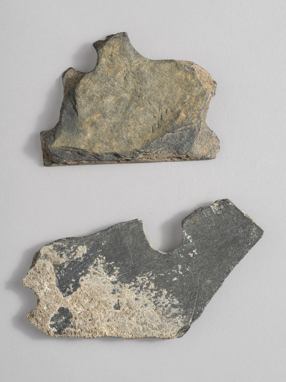Deux fragments de décor d’architecture