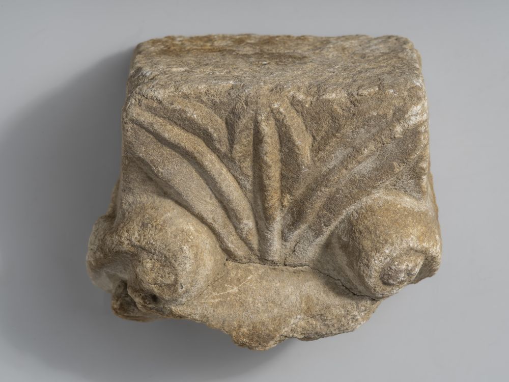 Fragment de chapiteau