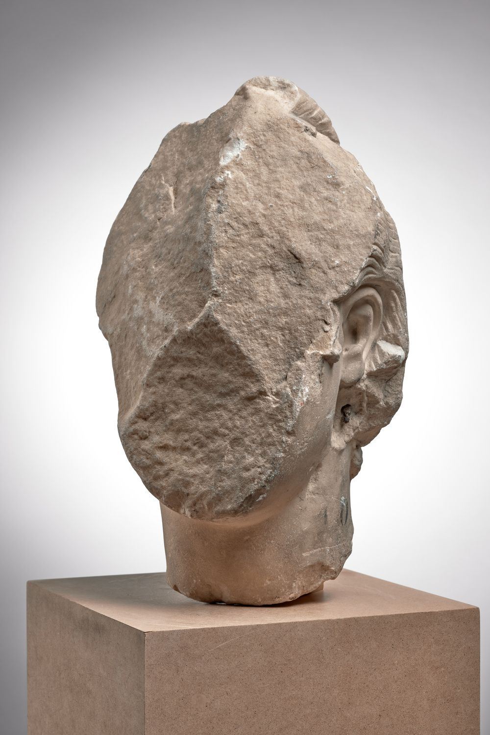 Tête féminine fragmentaire