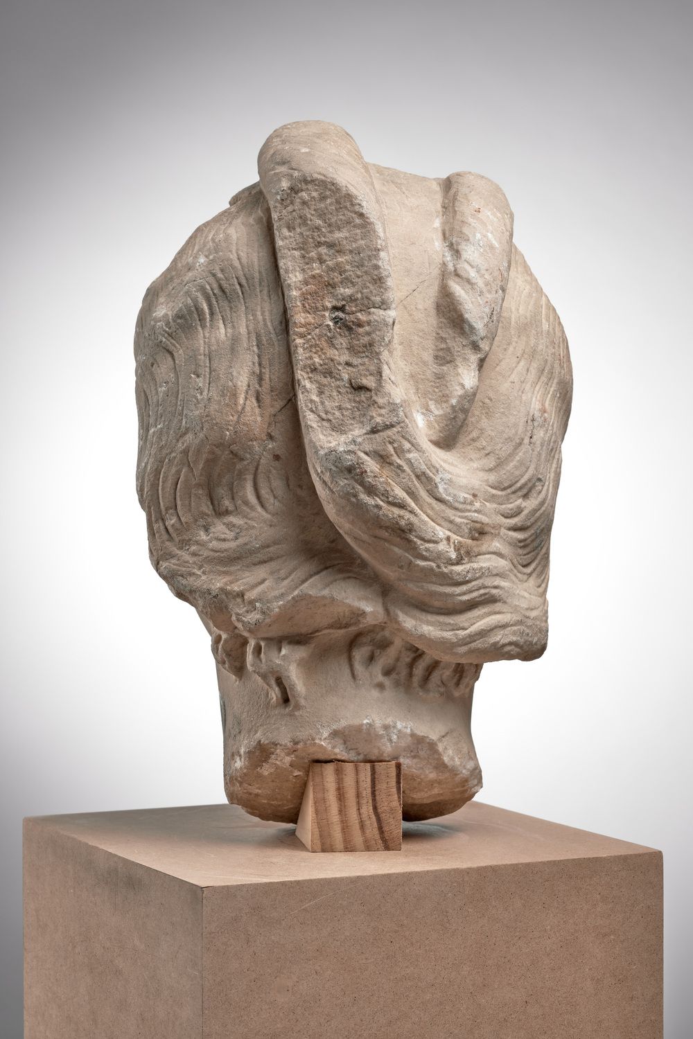 Tête féminine fragmentaire