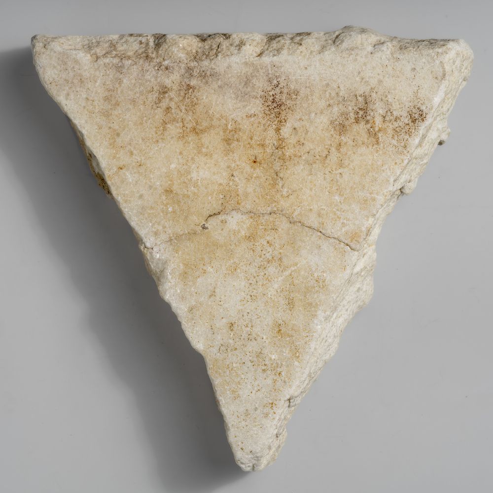 Fragment de chapiteau de pilastre