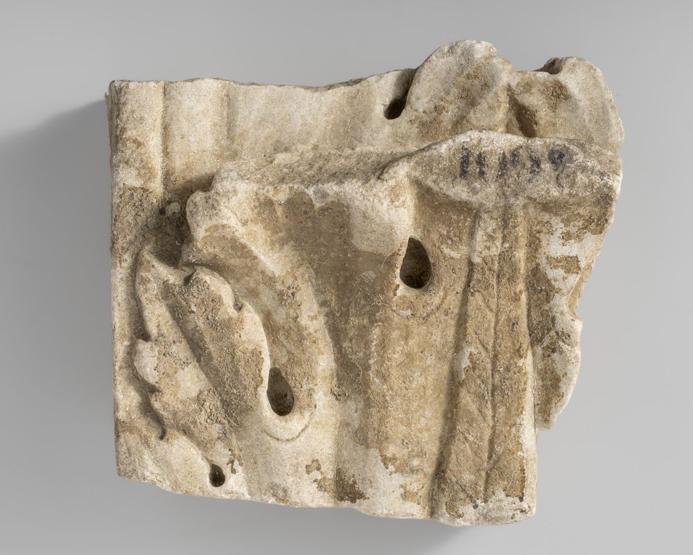 Chapiteau de pilastre fragmentaire