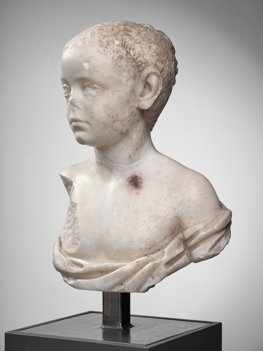 Buste de jeune garçon