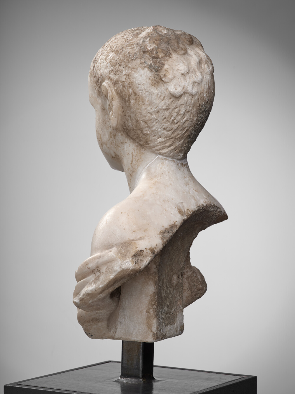 Buste de jeune garçon