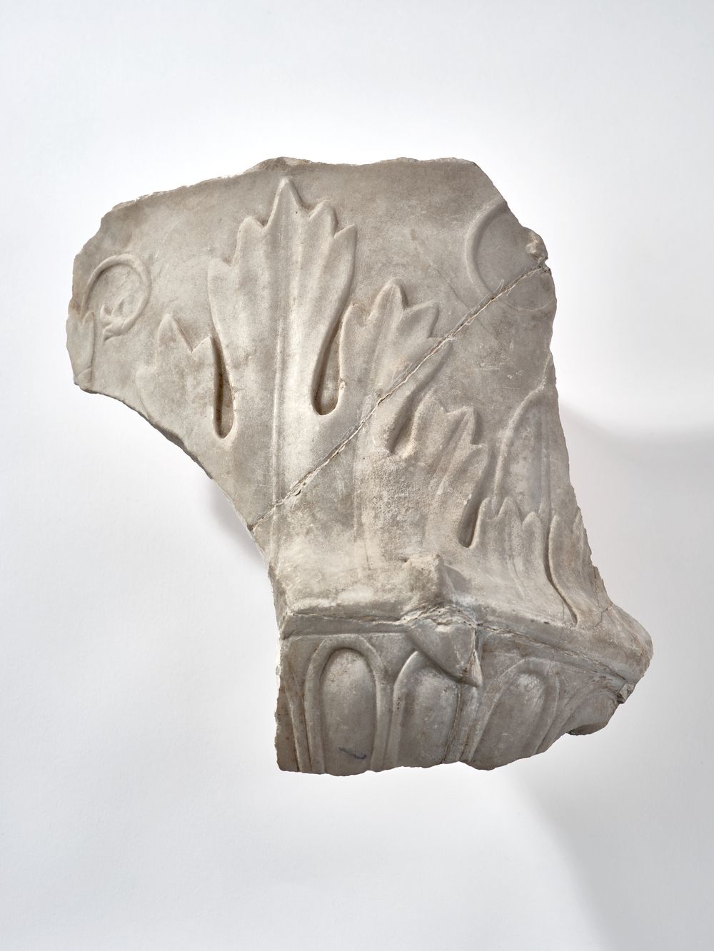 Vase orné d’acanthes et de rinceaux