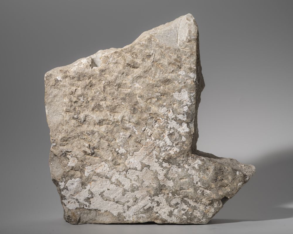 Fragment de pilastre orné