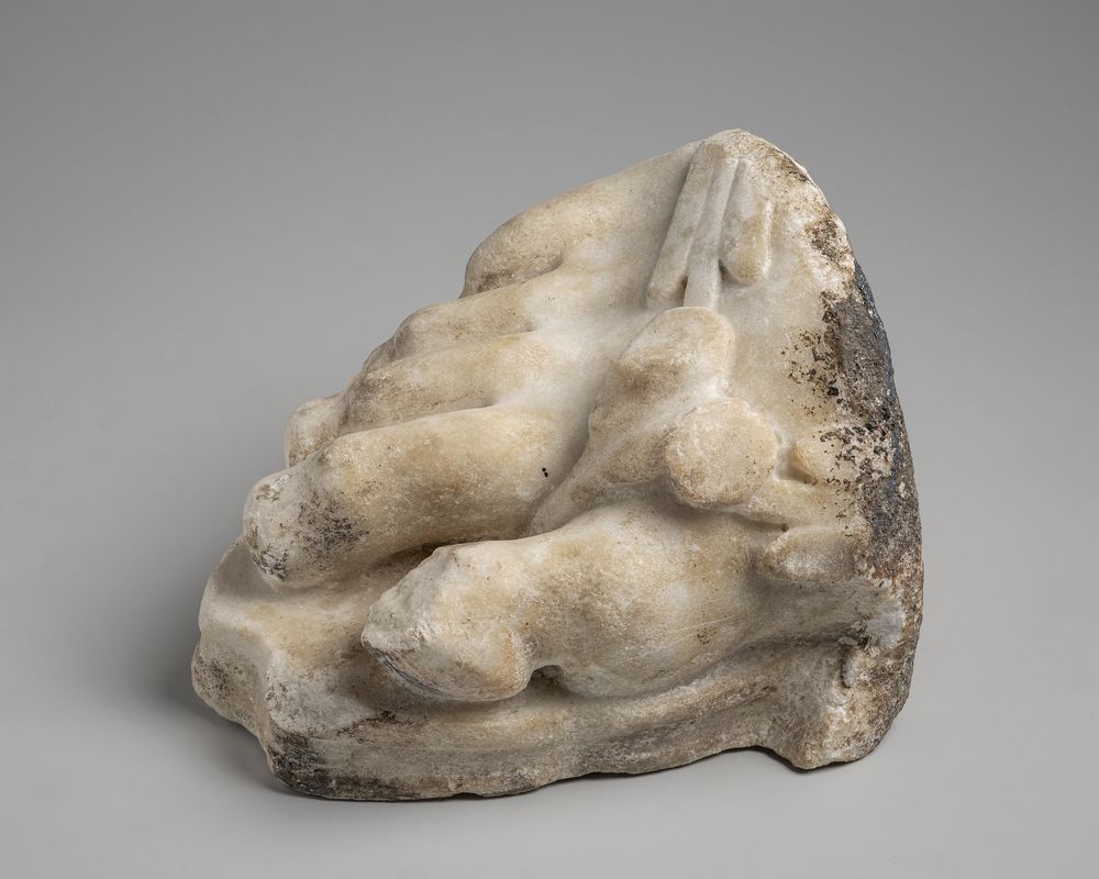 Extrémité d’un pied droit chaussé