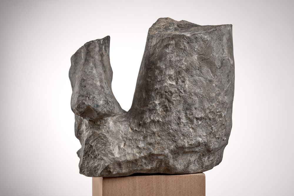 Pied en marbre noir