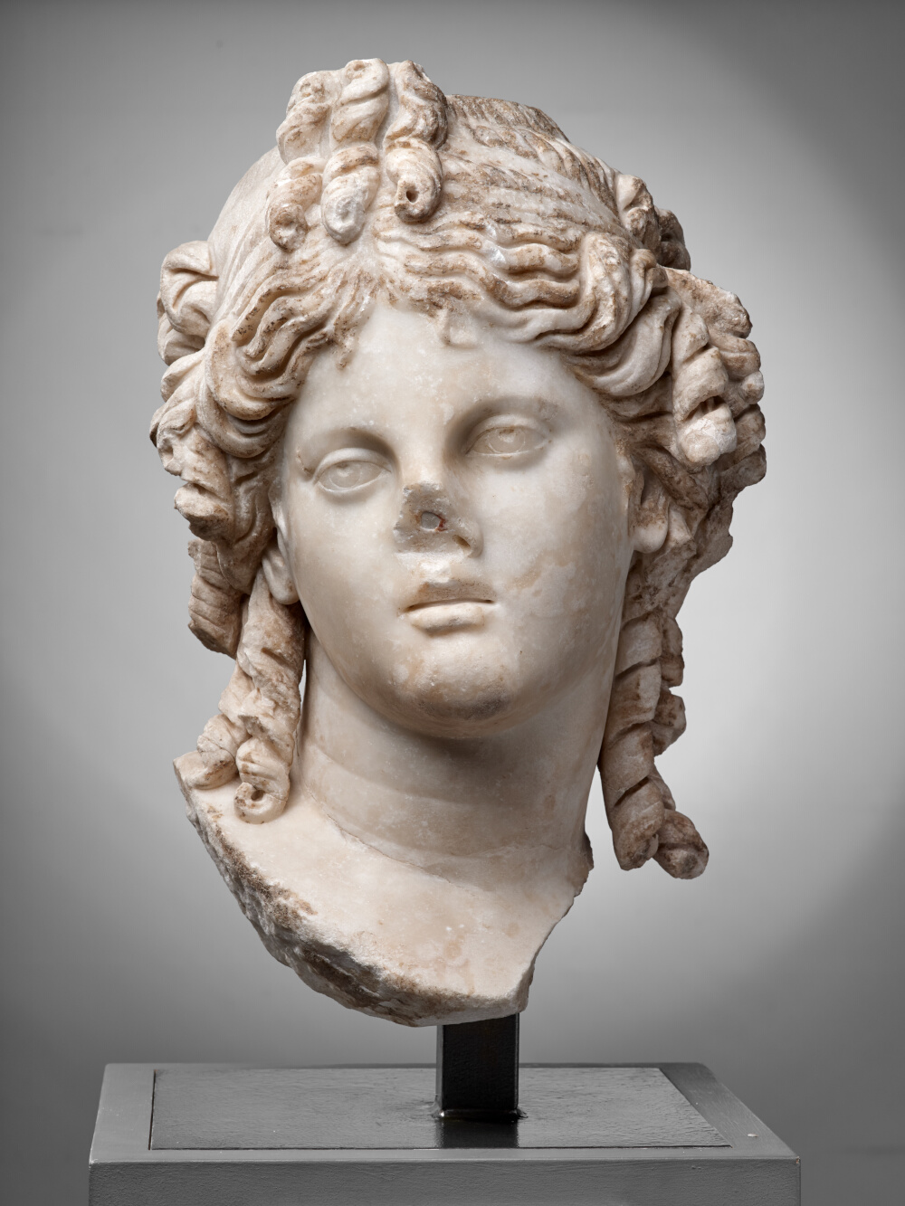 Tête de divinité (Isis ?)