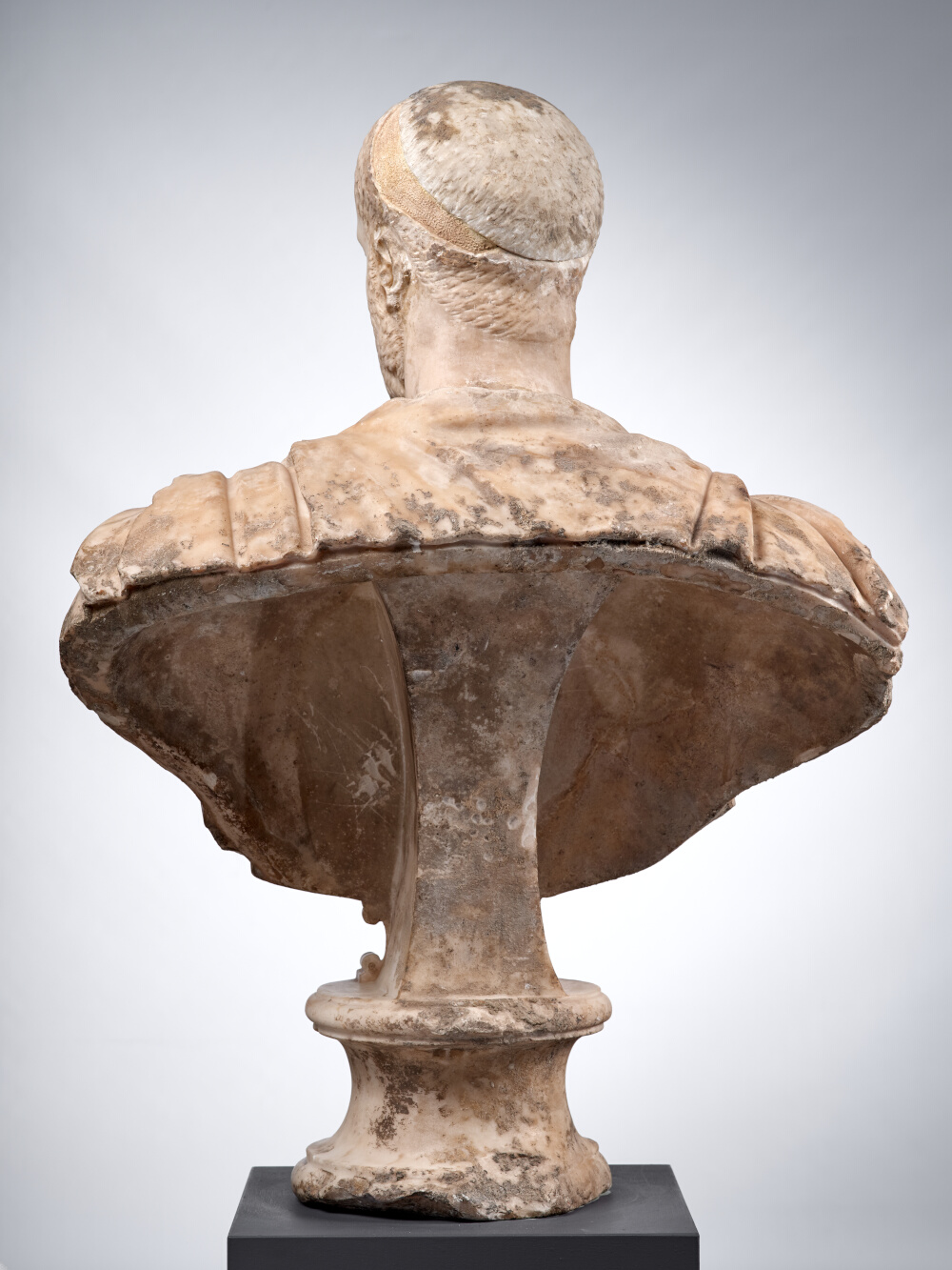 Buste cuirassé et drapé dans un paludamentum d’un haut fonctionnaire de l’Empire