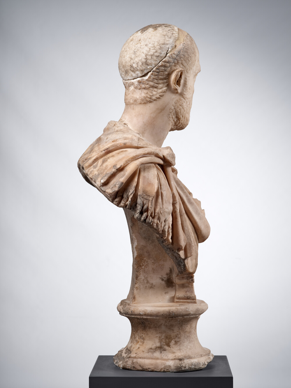 Buste cuirassé et drapé dans un paludamentum d’un haut fonctionnaire de l’Empire